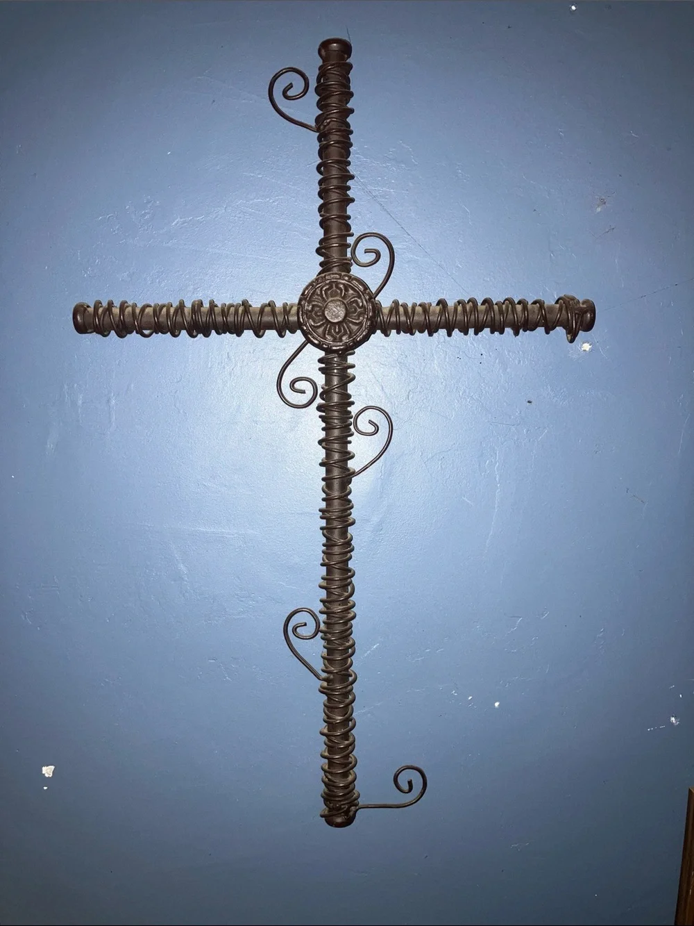 Source Unknown Wrought Iron Decorative Cross Wall Art in Dark Brown